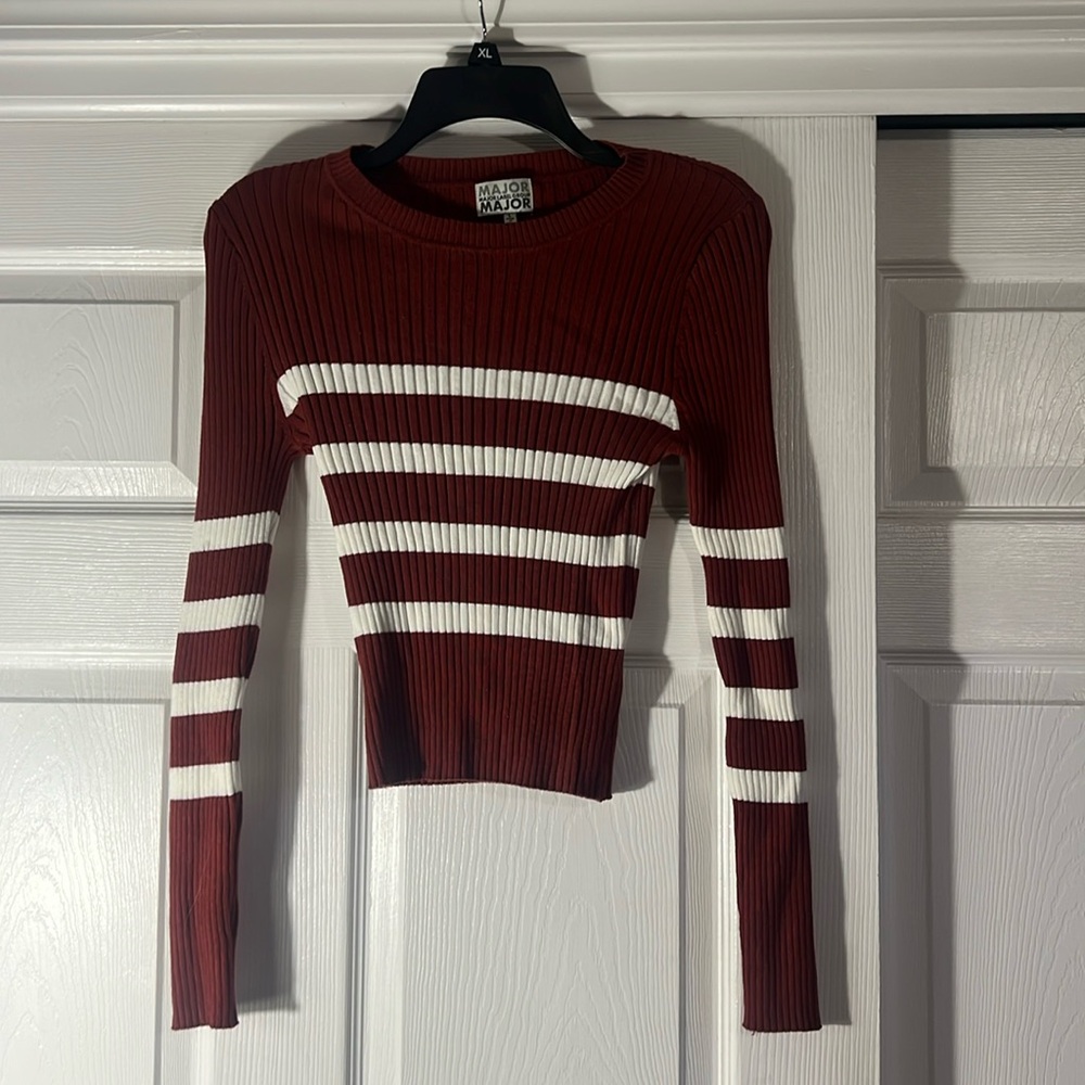 Major label group sweater size L
